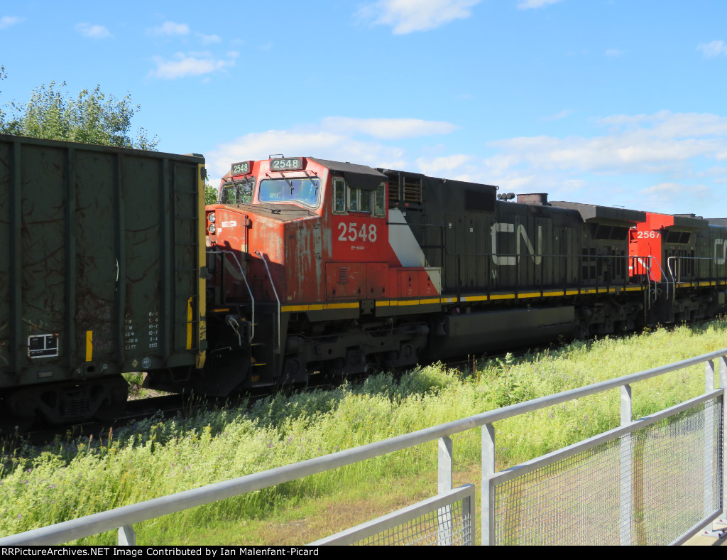 CN 2548